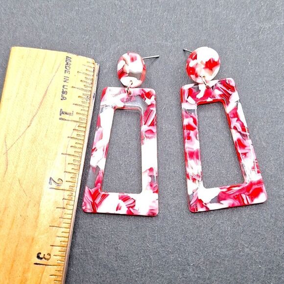 Red and white Style Crush Geometric Resin Abstract Earrings - Picture 2 of 5